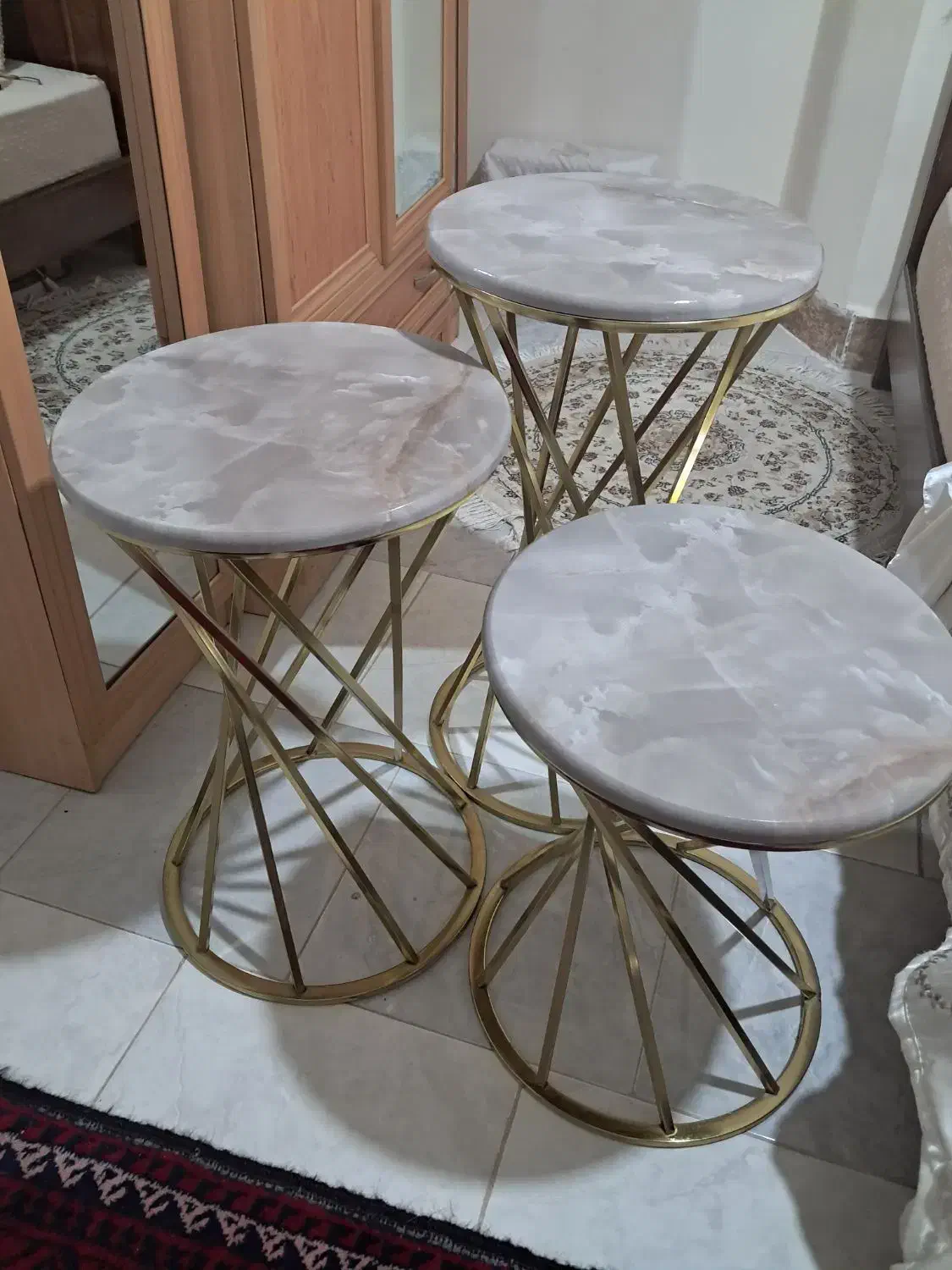 سه عدد میز عسلی طلایی|مبلمان خانگی و میز عسلی|سبزوار, عظیمیان|دیوار