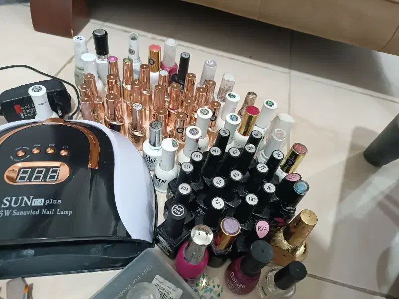 مقداری لاک بیشتراشون اصلااستفاده نشدن وپرهستن|آرایشی، بهداشتی، درمانی|اهواز, شهرک نفت|دیوار