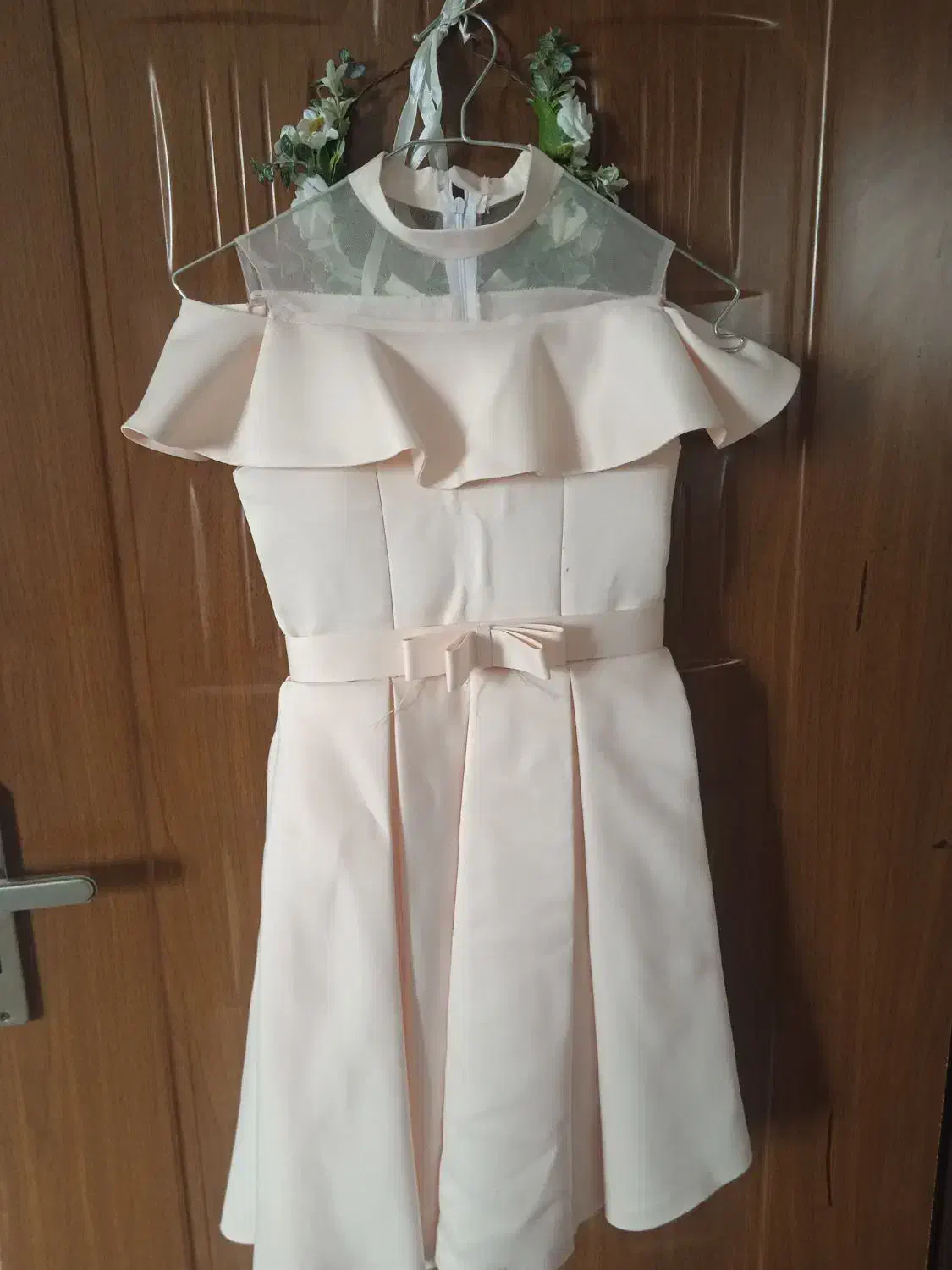 کفش و لباس مجلسی بچگانه|کفش و لباس بچه|تربت‌حیدریه, منظر|دیوار