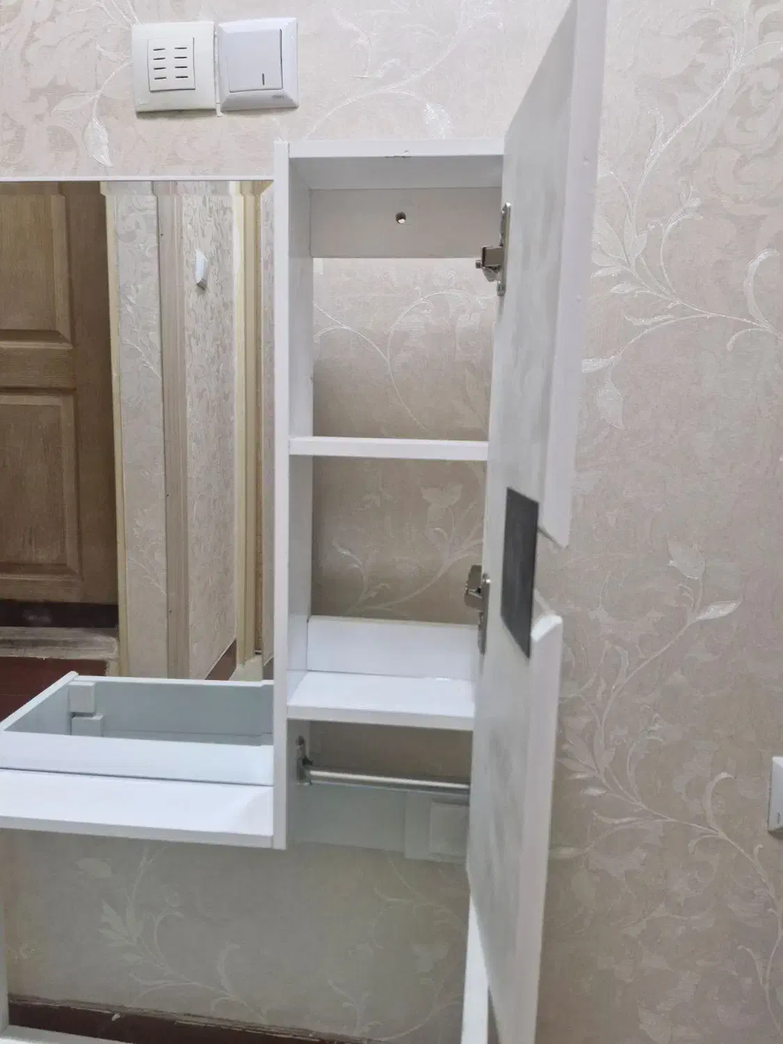 اینه و کابین دستشویی|لوازم سرویس بهداشتی|ملارد, |دیوار