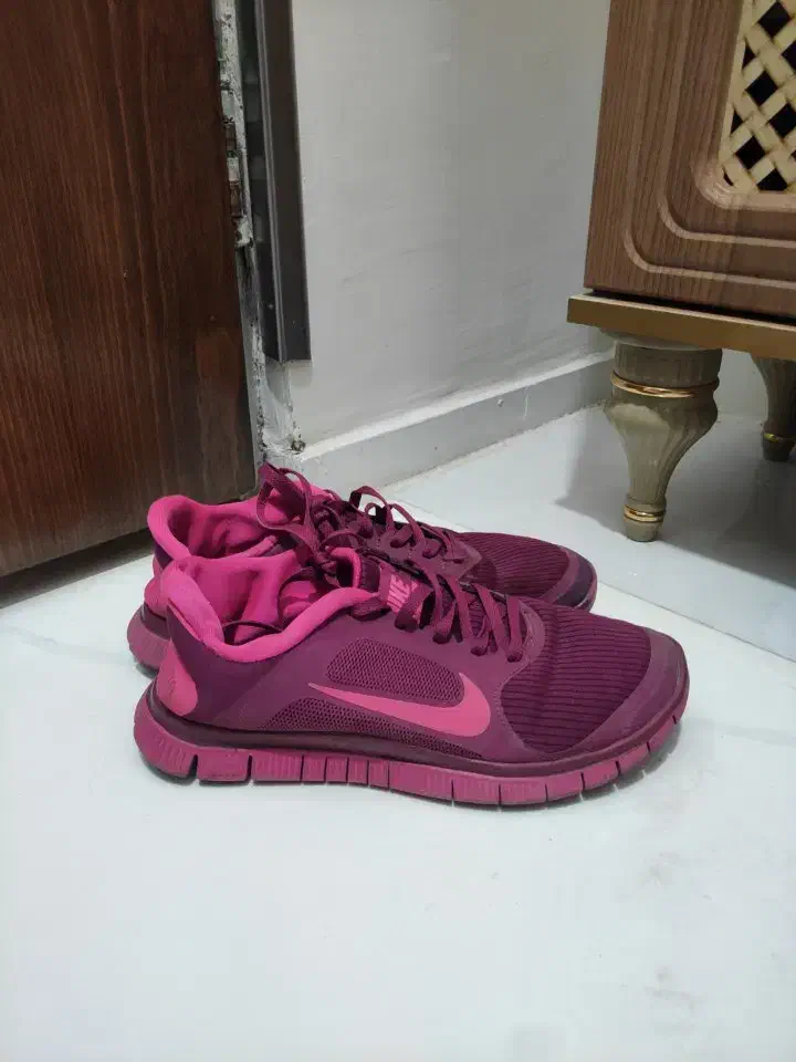 کتونی اورجینال نایک|کیف، کفش، کمربند|ری, علایین|دیوار