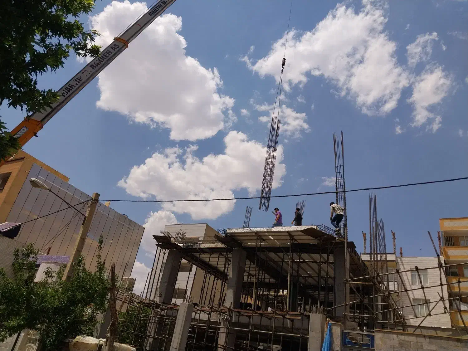 سلام به چند نفر اوسا کار آرماتور بند نیازمندم|استخدام معماری، عمران و ساختمانی|خرم‌آباد, |دیوار