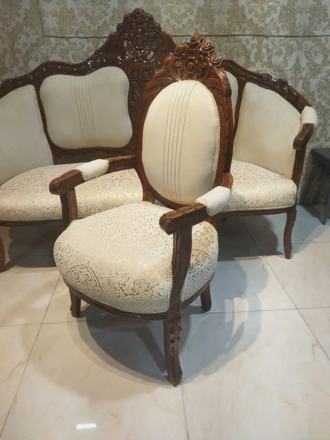 مبل سلطنتی مدل فرحی|مبلمان خانگی و میز عسلی|قم, شاه ابراهیم|دیوار