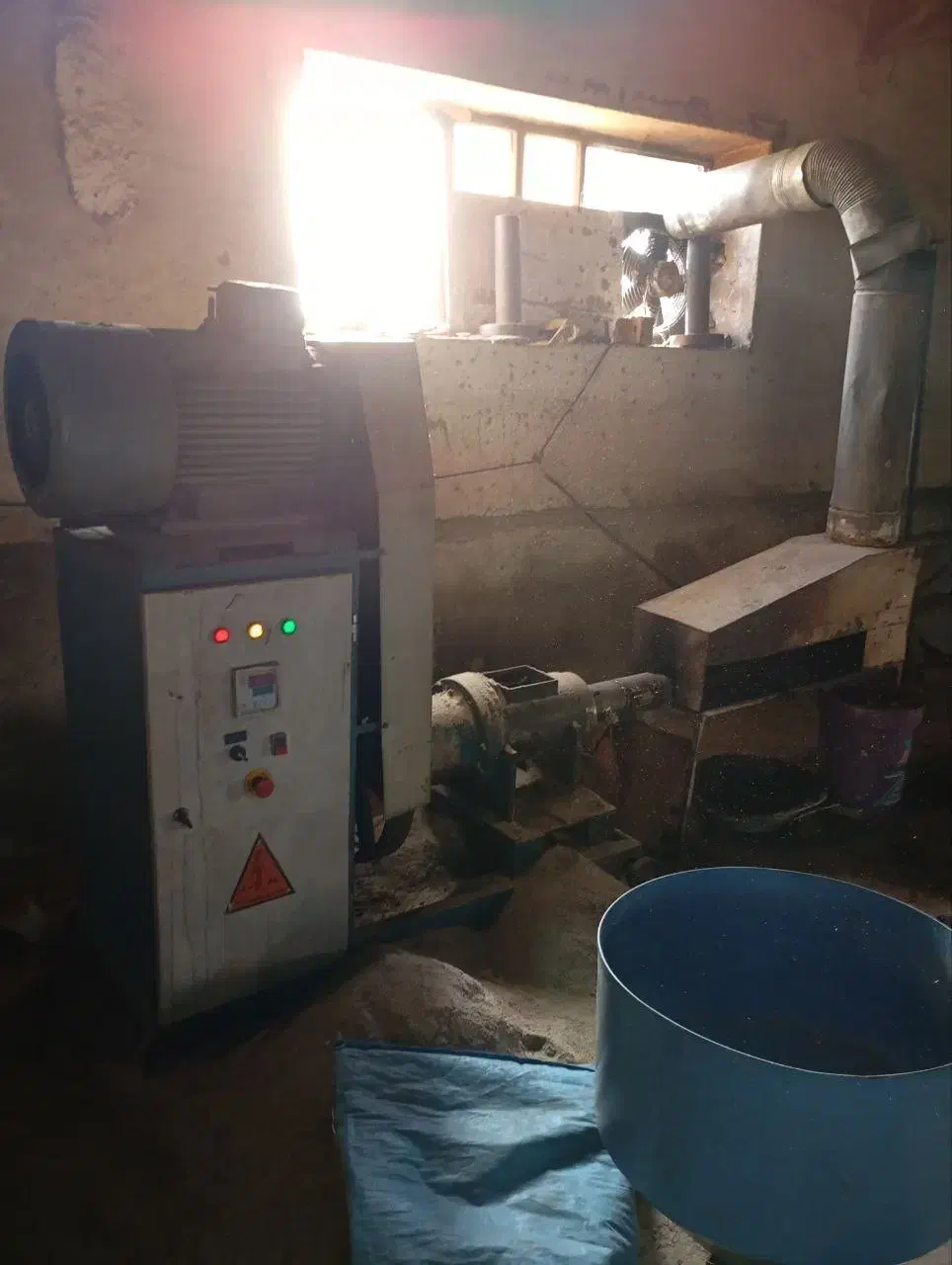 خط تولید زغال فشرده همراه با کوره صنعتی ۲ تن|ماشینآلات صنعتی|مراغه, |دیوار