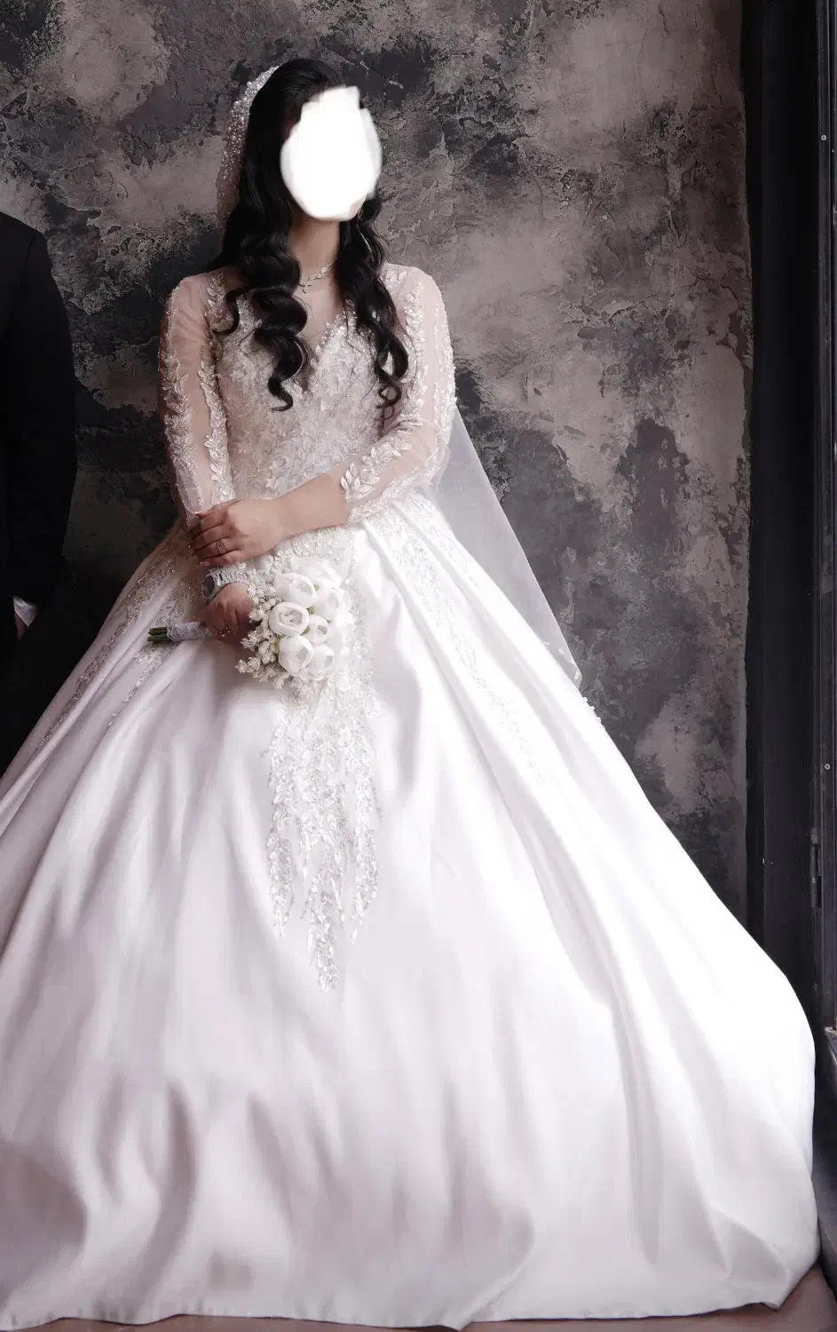 لباس عروس|لباس|ورامین, ورامین|دیوار