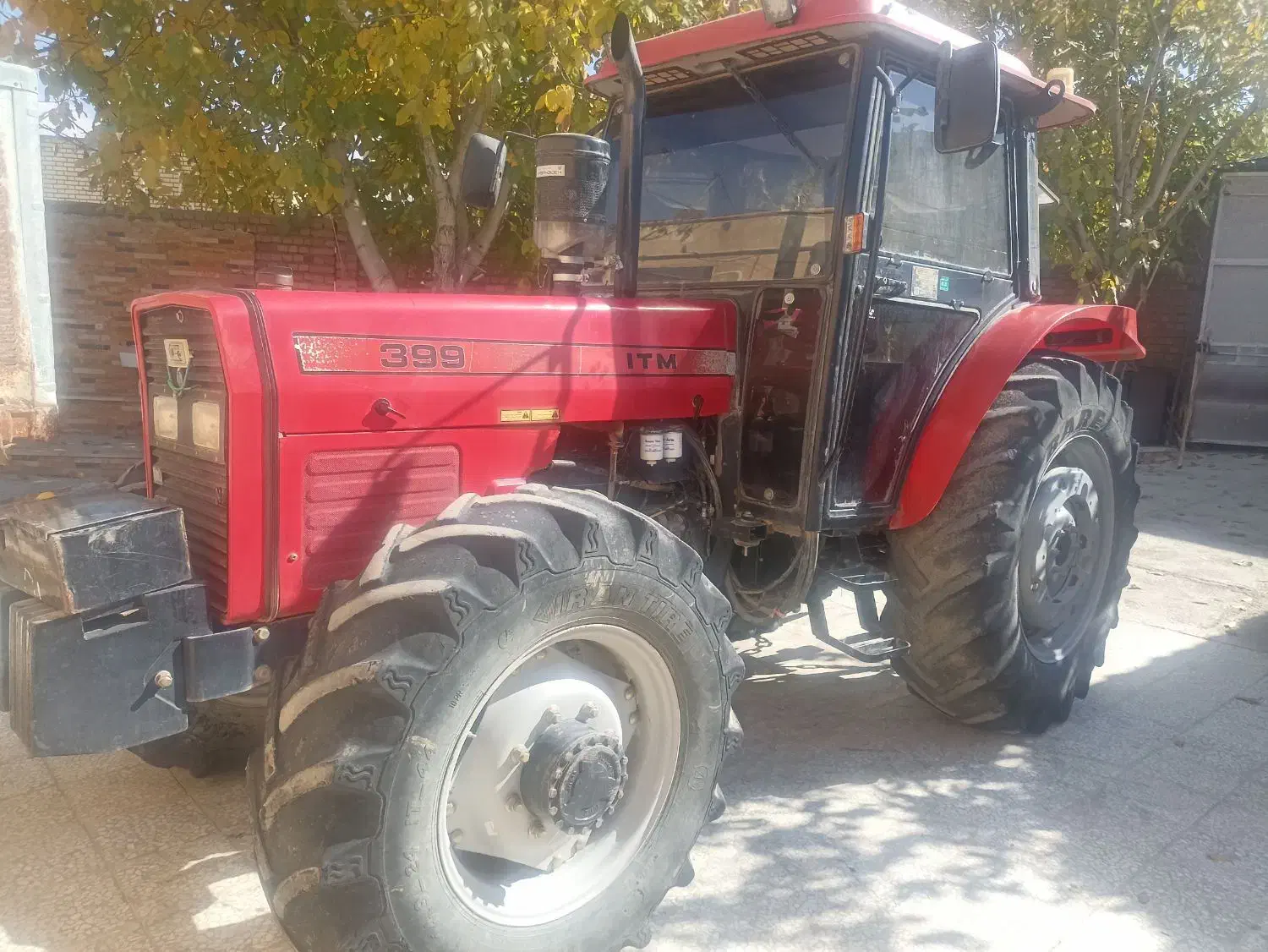 تراکتور۳۹۹کابین دار|خودرو سنگین|خرمآباد, |دیوار