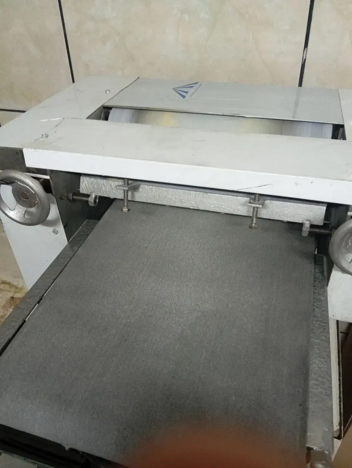 غلطک نانوایی در حد واقعا صفر|ماشین‌آلات صنعتی|تبریز, |دیوار