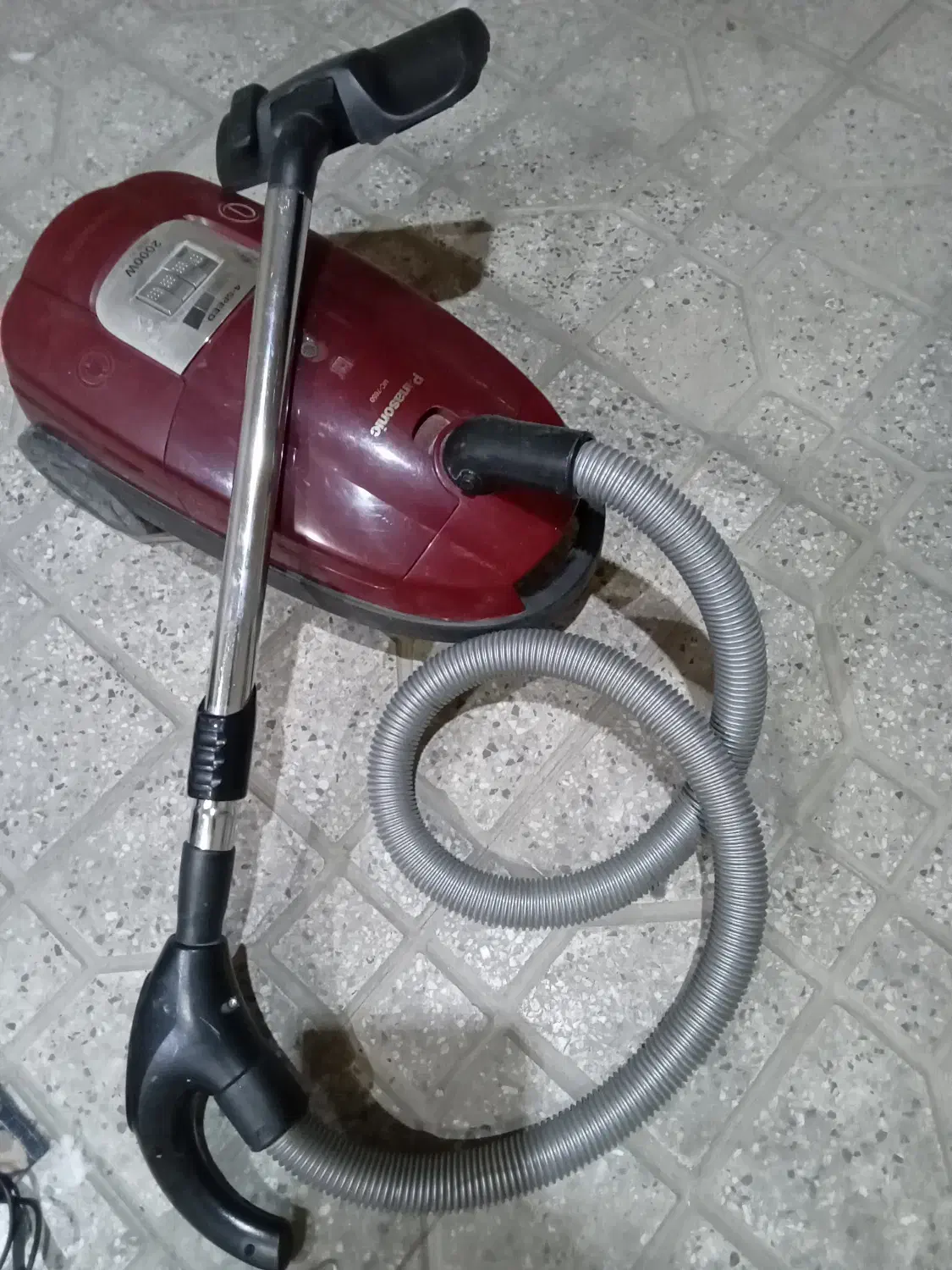 جاروبرقی پاناسونیک ۲۰۰۰وات|جاروبرقی، جارو شارژی، بخارشو|اصفهان, جاوان|دیوار