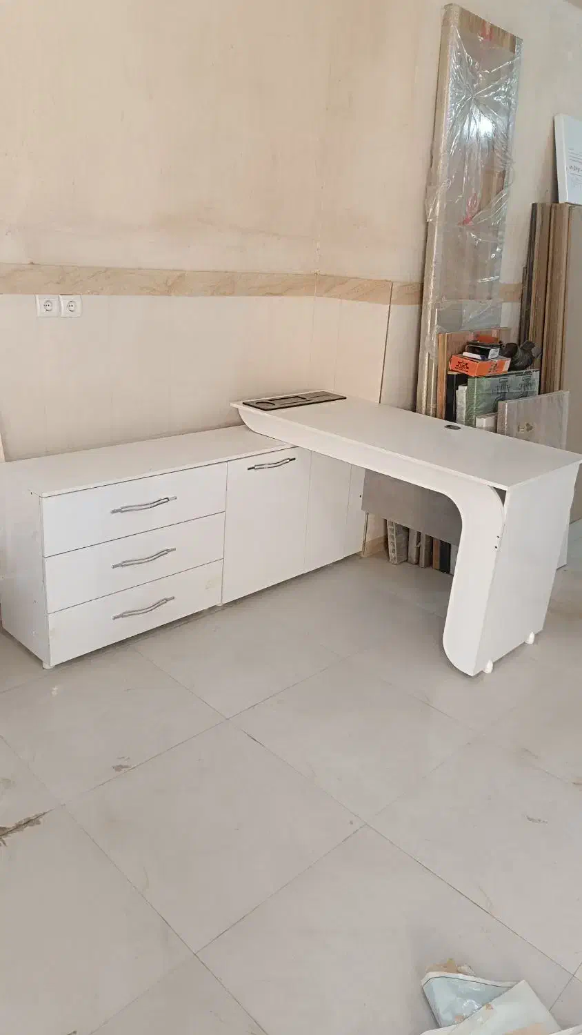 میز کار|میز تحریر و کامپیوتر|سقز, |دیوار