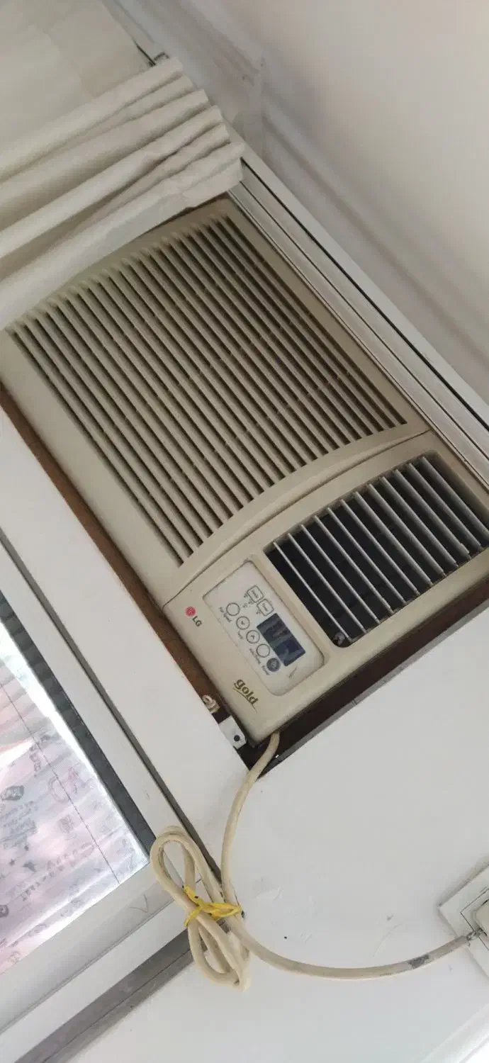 کولر پنجره ای بسیار تمیز|کولر گازی و فنکوئل|رشت, پل تالشان|دیوار