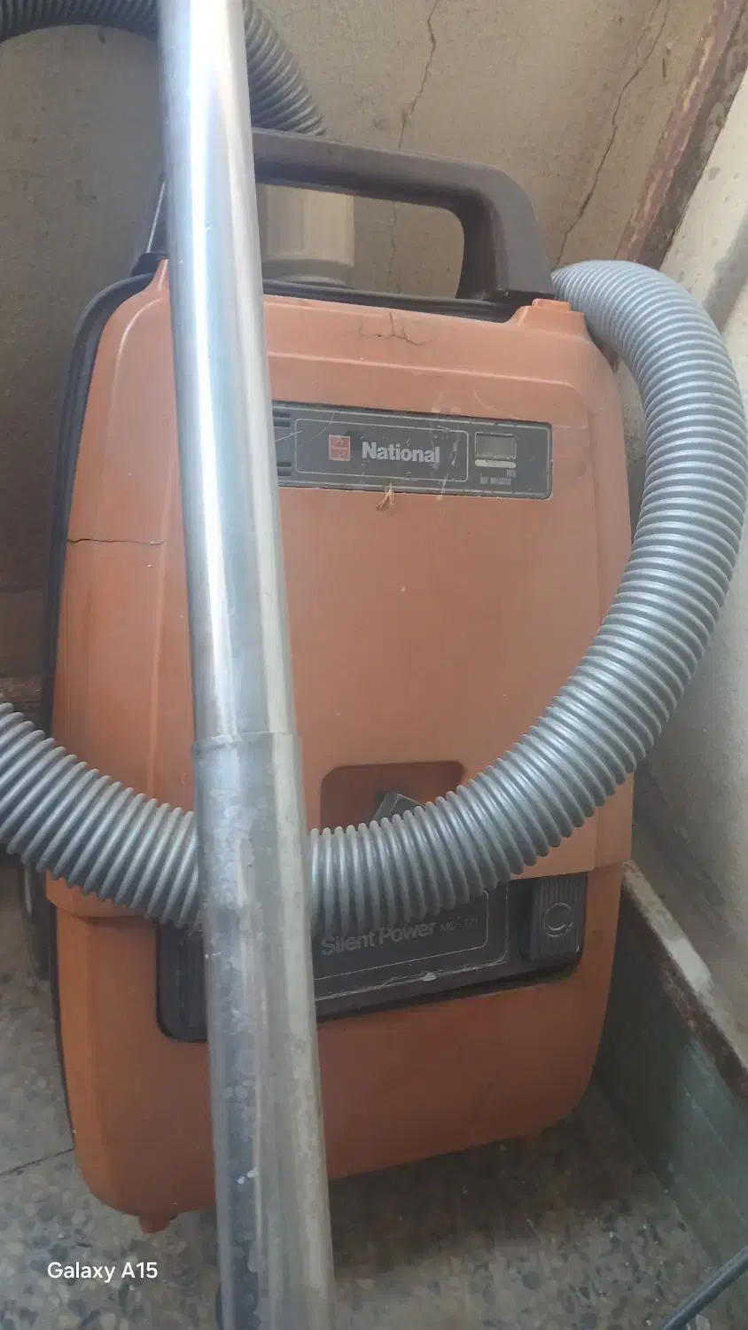 جاروبرقی قدیمی|جاروبرقی، جارو شارژی، بخارشو|شاهینشهر, مسکن مهر|دیوار