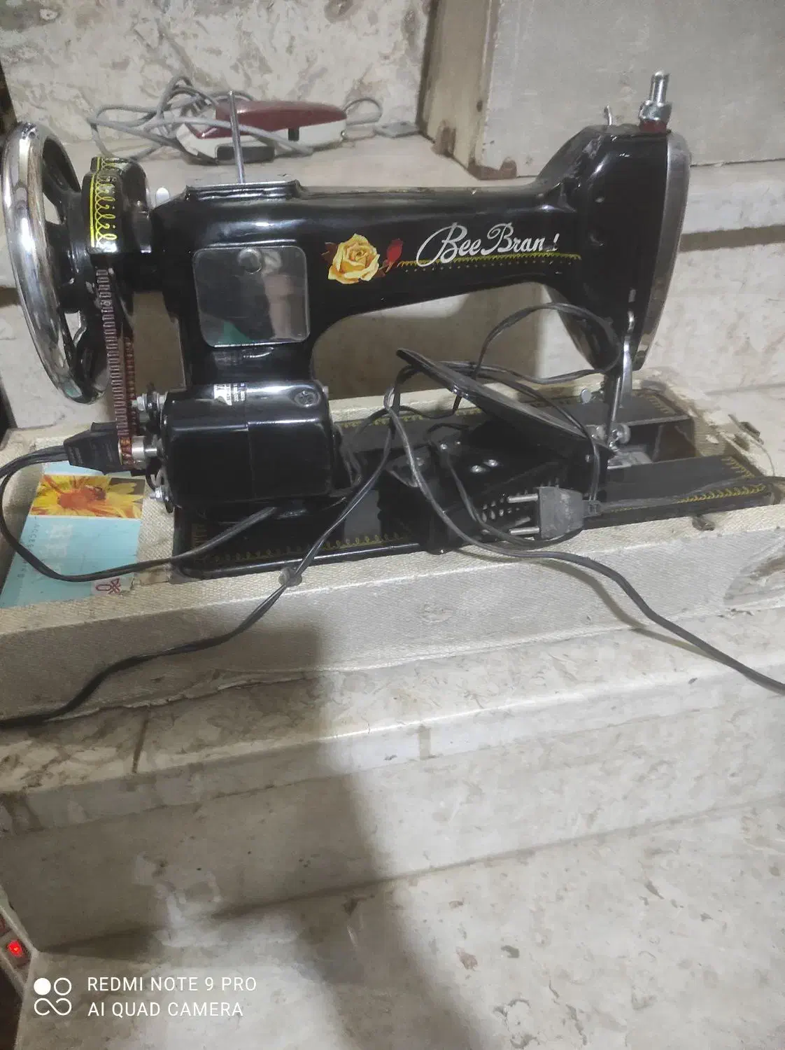 چرخ خیاطی برقی تمیز سالم|چرخ خیاطی و ریسندگی|مشکیندشت, |دیوار