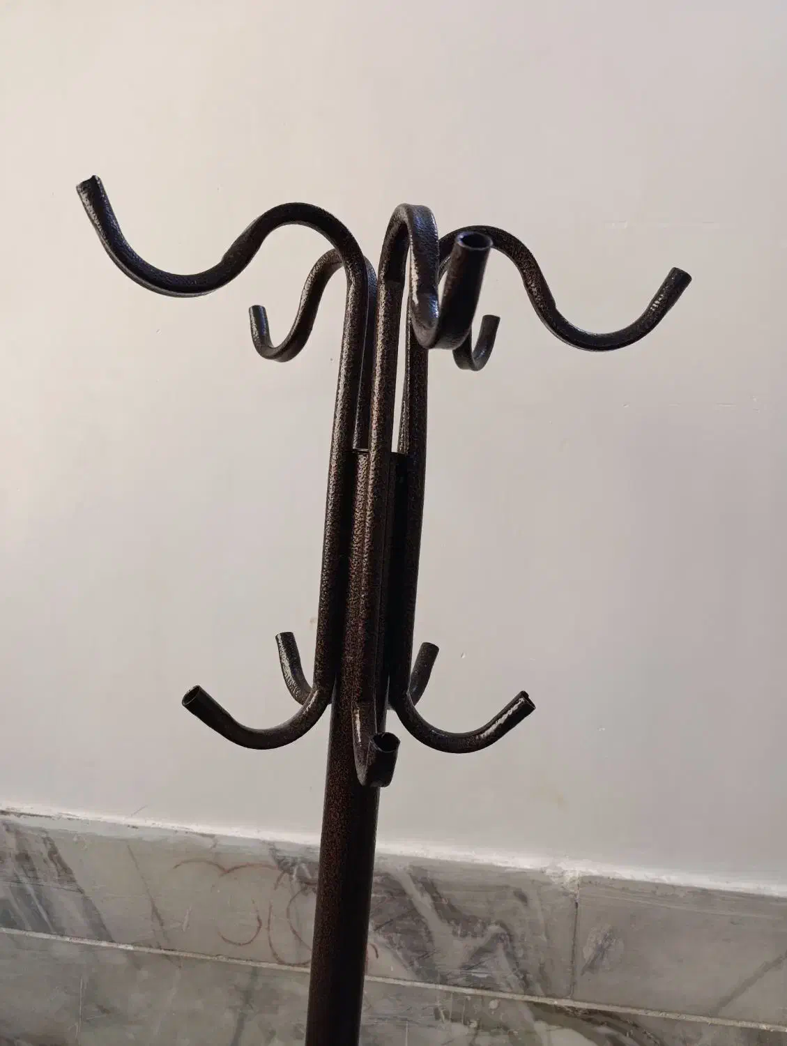 رخت آویز ایستاده|بندرخت و رخت‌آویز|ری, علایین|دیوار