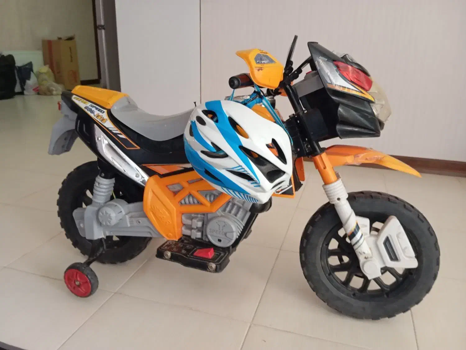 متور اسباب بازی کودک به همراه کلاه ایمنی|اسباببازی|فولادشهر, A4|دیوار