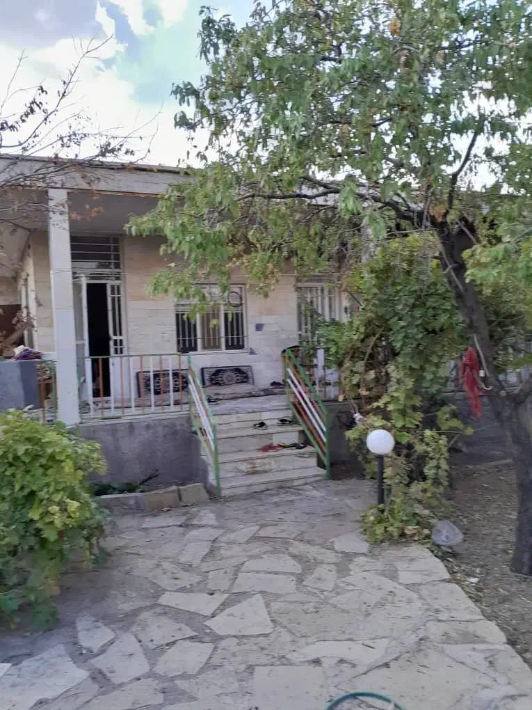 فروش ویلا در ساوه غرق آباد|فروش خانه و ویلا|نوبران, |دیوار