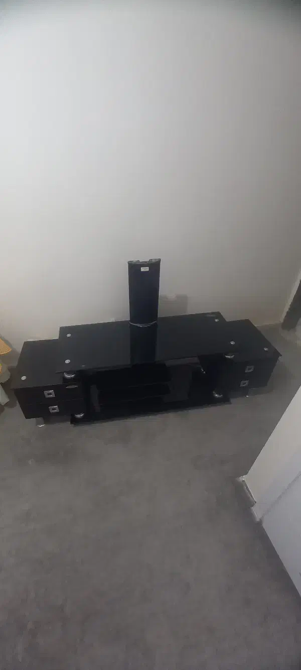 میز|میز تلویزیون|گلبهار, شهر جدید گلبهار|دیوار