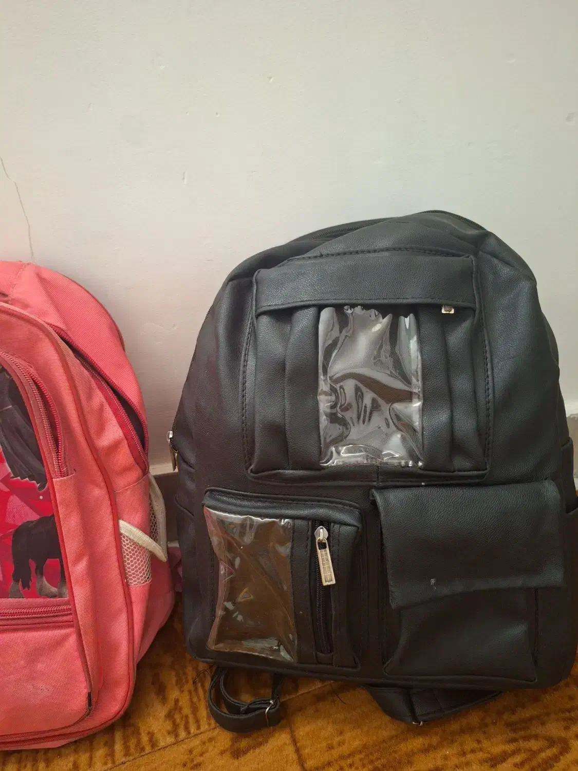 کیف کوله کفش|کیف، کفش، کمربند|نیشابور, خط کاشمر|دیوار