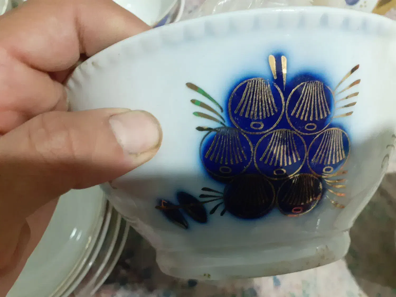 قوری گل انگوری|کلکسیون اشیاء عتیقه|آران و بیدگل, |دیوار