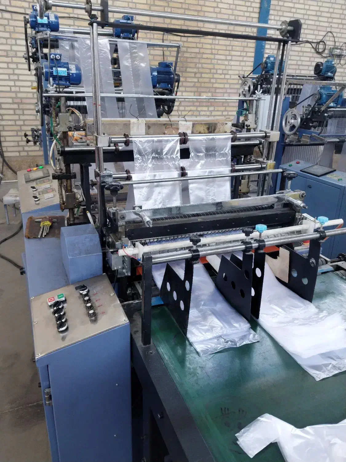 نایلون دسته دار|عمده‌فروشی|اندیشه, اندیشه فاز ۱|دیوار