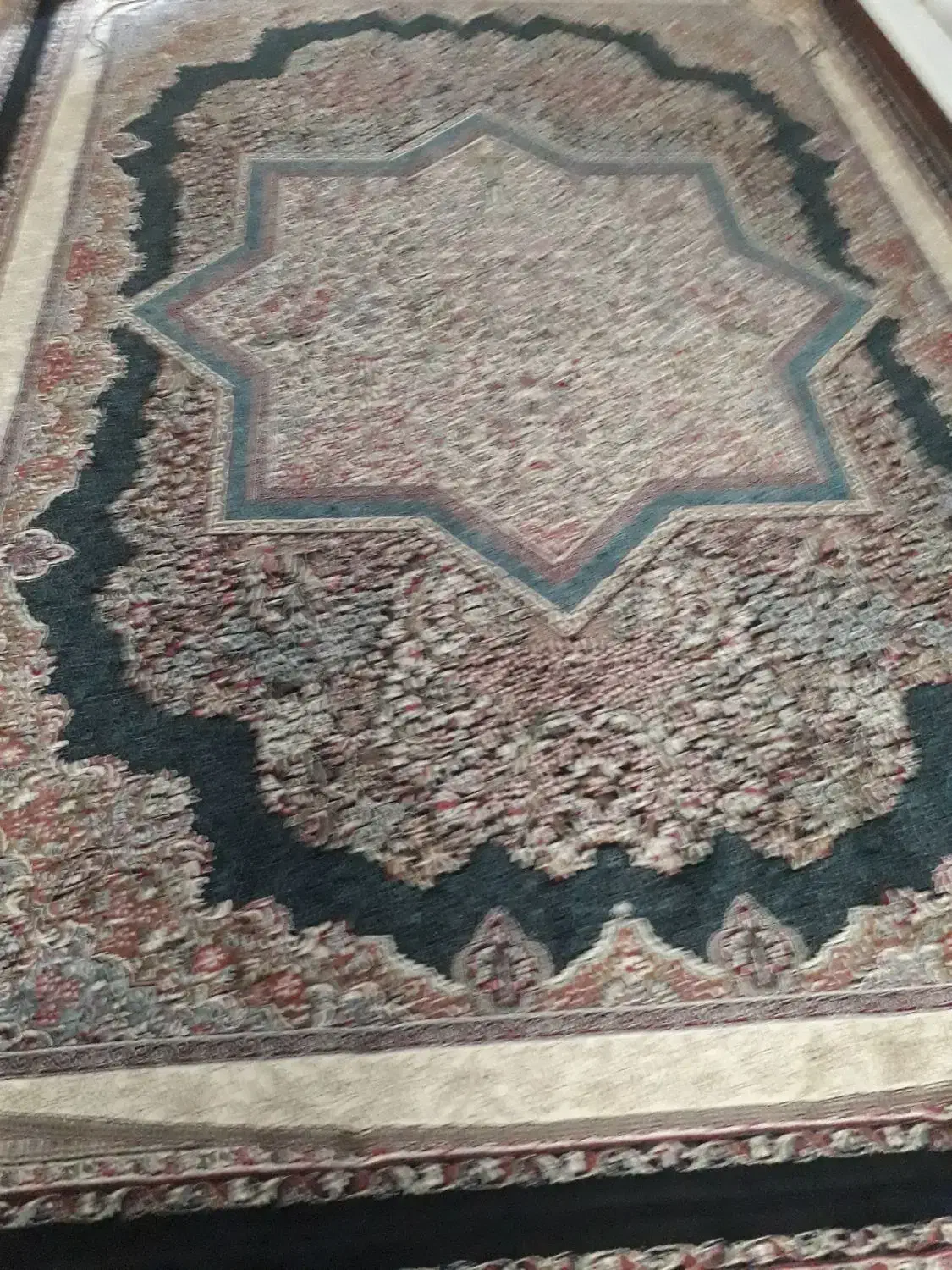 فرش ۹ متری و پشتی کاملا سالم|فرش|قروه, |دیوار