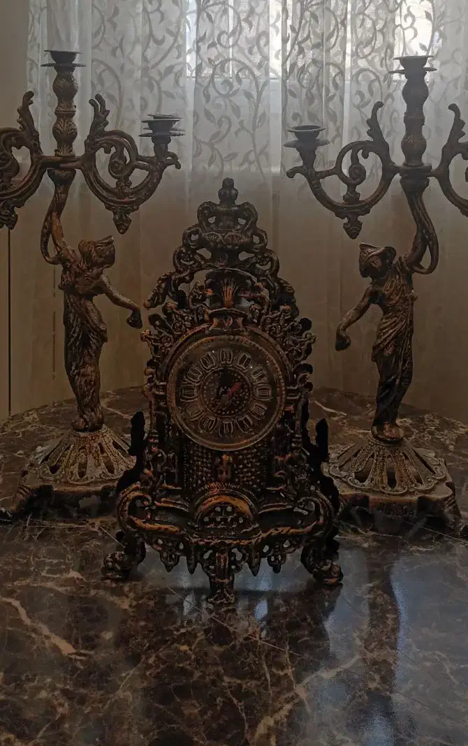 ساعت و شمعدان برنز|ساعت دیواری و تزئینی|بومهن, |دیوار