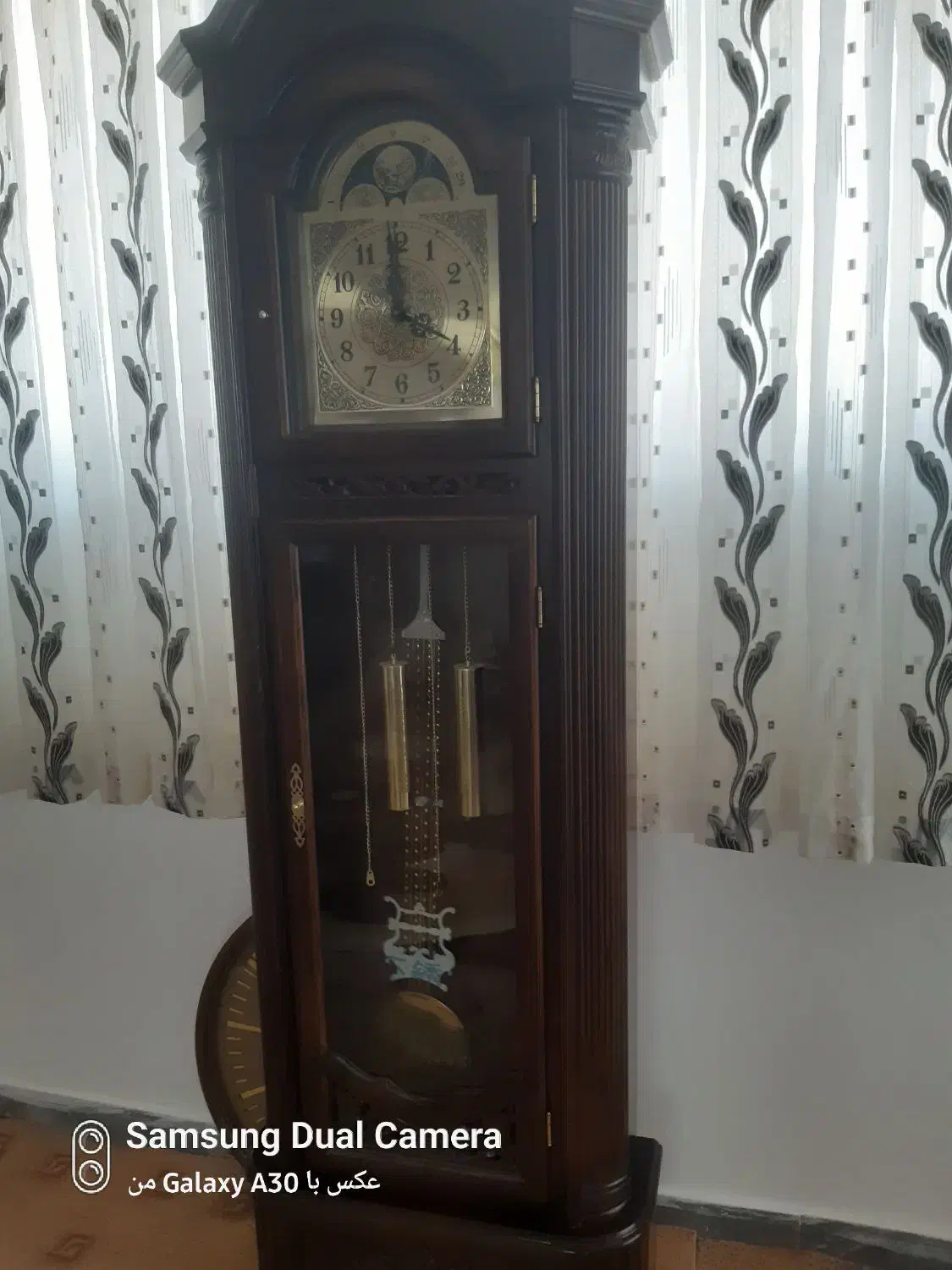 ساعت ایستاده|ساعت|ایلام, |دیوار