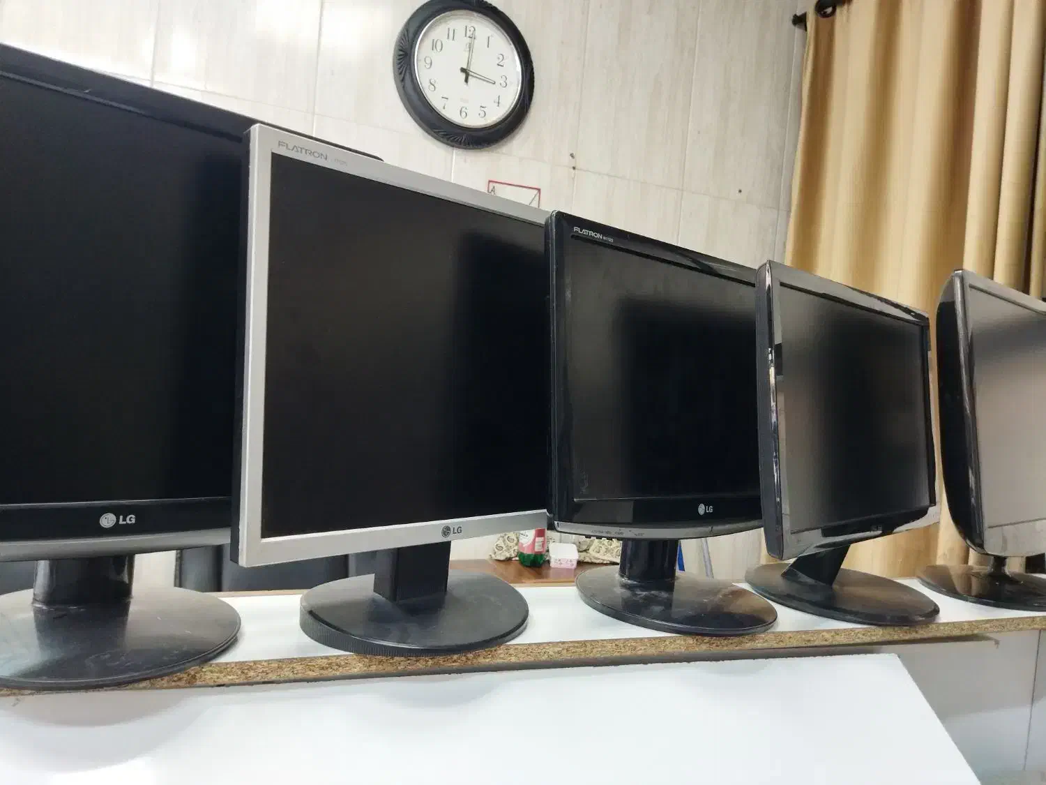 مانیتور برای دوربین مداربسته و اداری LG . Samsung|قطعات و لوازم جانبی رایانه|فردیس, فردیس|دیوار