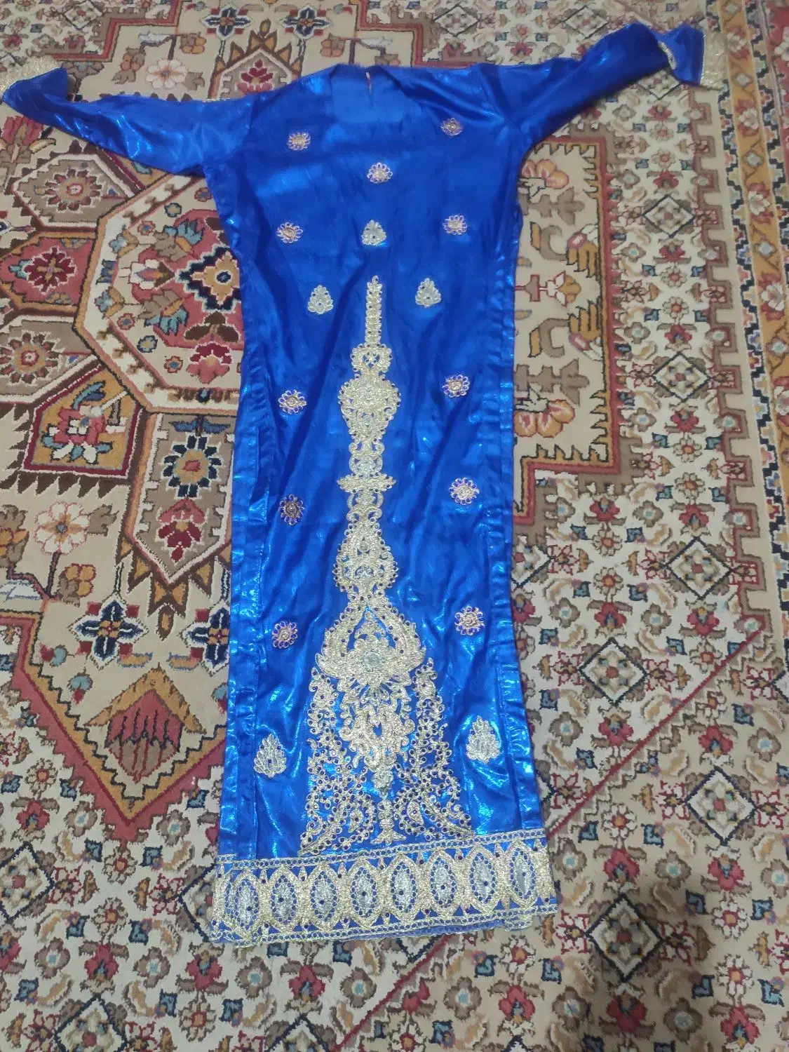 فروش لباس محلی پیراهن ودامنش با هم 2ملیون تومان|لباس|شیراز, شاه قلی بیگی|دیوار