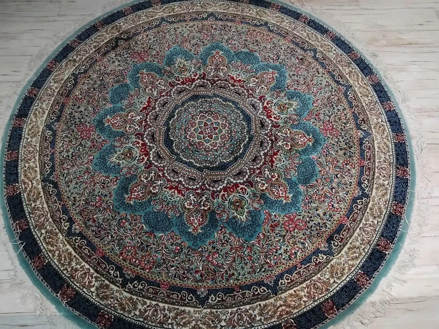 فرش گرد زمرّد مشهد|فرش|کرج, مصباح|دیوار