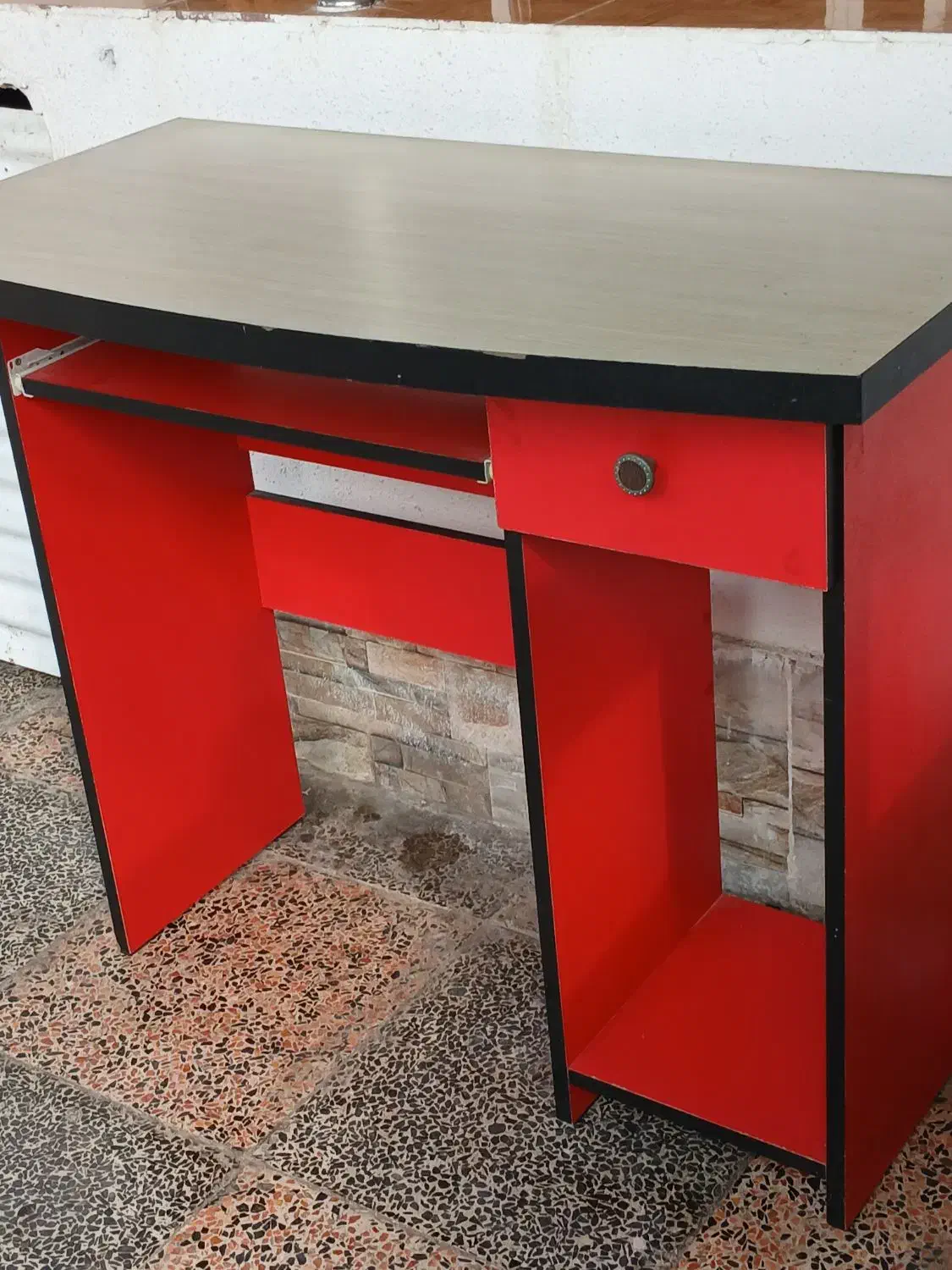 میز تحریر|میز تحریر و کامپیوتر|خمام, |دیوار