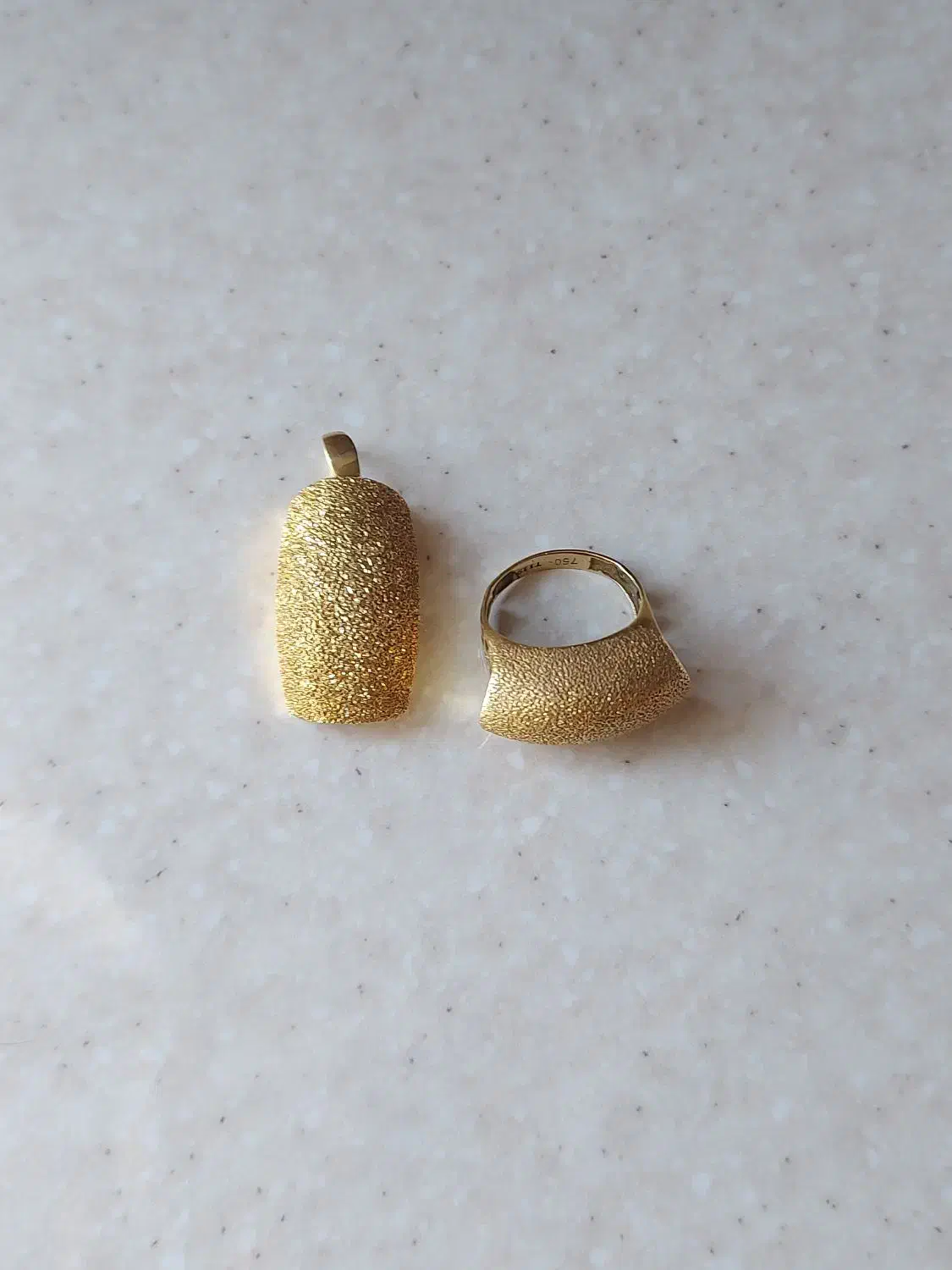 پلاک و انگشتر طلا|جواهرات|اشتهارد, |دیوار