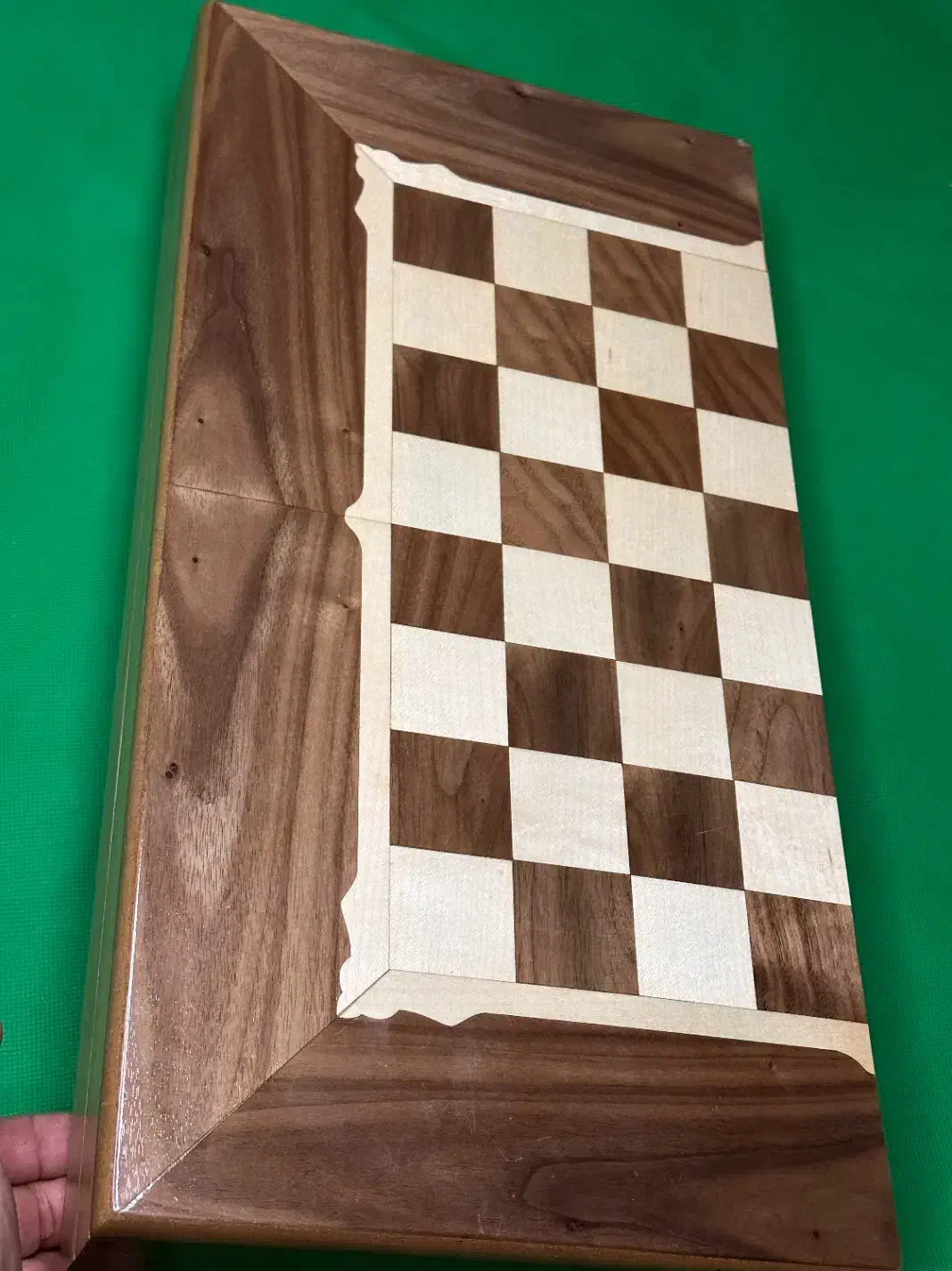 تخته نرد و شطرنج|کلکسیون اشیاء عتیقه|بروجرد, |دیوار