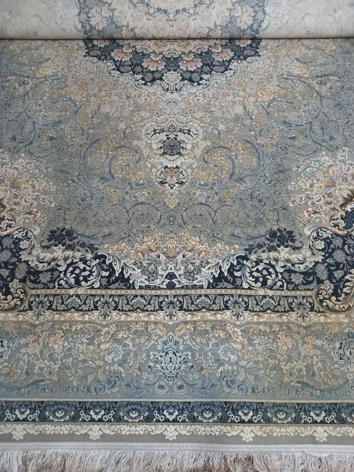 فرش ۱۲ متری گل برجسته|فرش|قائم‌شهر, |دیوار