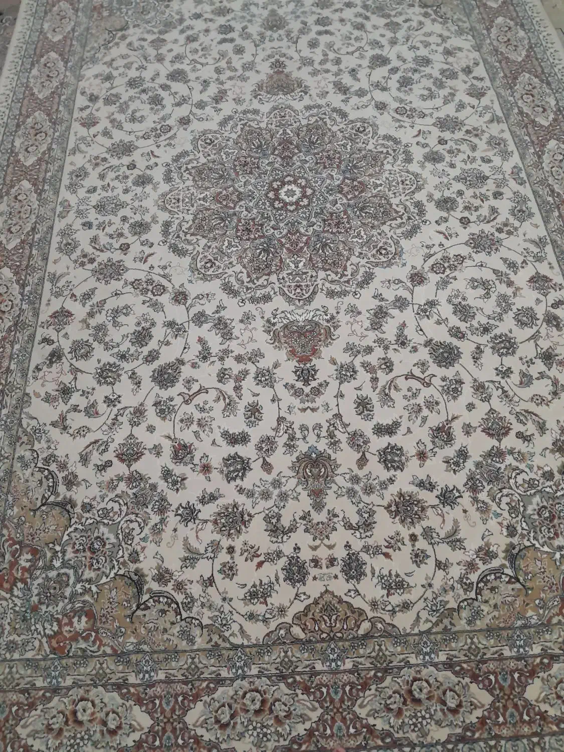 ۳ عدد فرش ۶ متری تراکم ۱۵۰۰ رنگ کرمی|فرش|نسیمشهر, |دیوار