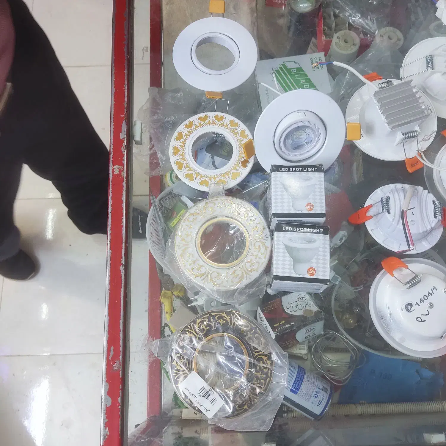 فروش لوازم الکتریکی|لامپ و چراغ|کاشان, فاز ۲ ناجی آباد|دیوار