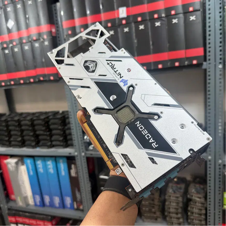 Sapphire Nitro+ 6700xt 12G|قطعات و لوازم جانبی رایانه|تهران, شهرک کوهسار|دیوار