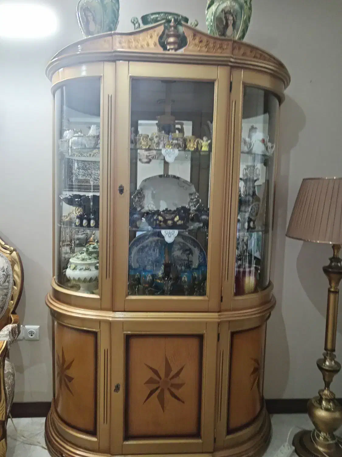 ویترین چوبی|بوفه، ویترین، کنسول|فردیس, نگارستان|دیوار