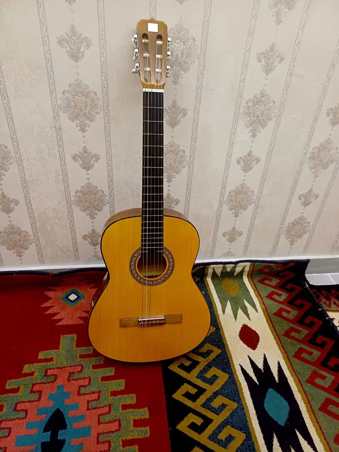 گیتار|گیتار، بیس، امپلیفایر|تبریز, |دیوار