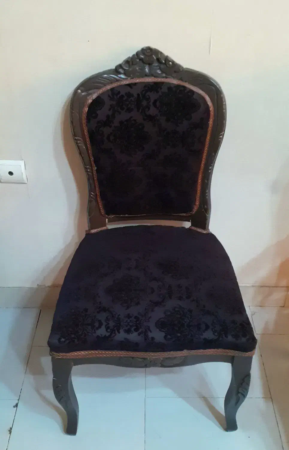 صندلی رنگ قهوه ای سوخته|صندلی و نیمکت|پرند, فاز ۶|دیوار