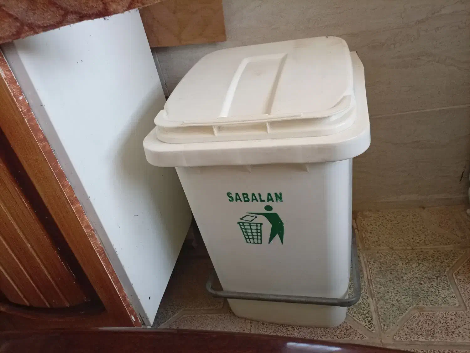 جاکفشی و سطل اشغالی بزرگ نو به فرش میرسد|جاکفشی، کمد، دراور|کرمانشاه, |دیوار