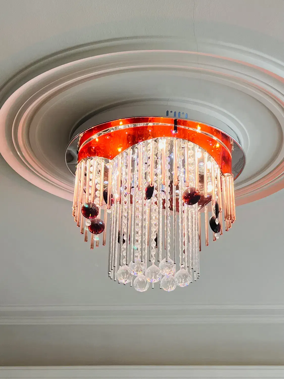 فروش فوری لوستر دارای فناوری نور سه رنگ|لوستر و چراغ آویز|سمنان, |دیوار