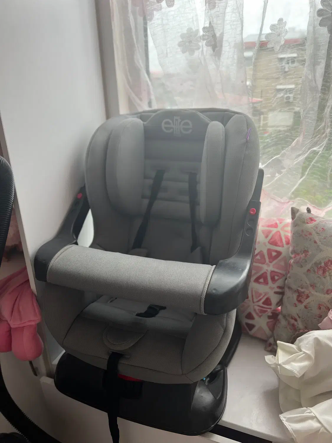 صندلی ماشین کودک|تخت و صندلی بچه|رشت, گلسار|دیوار