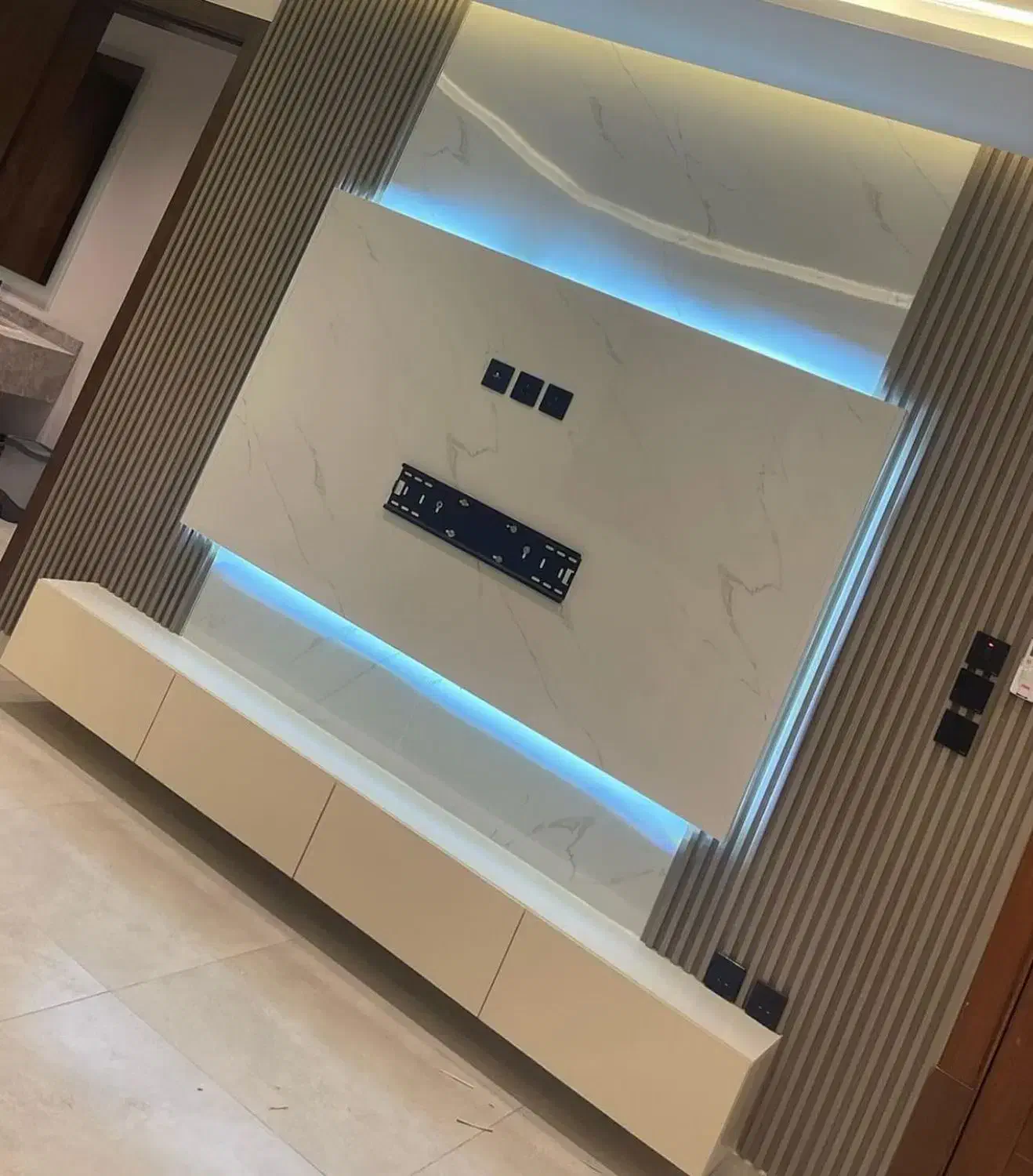 قاب بندی دیوار و اجرای انواع تیوی وال|خدمات پیشه و مهارت|نور, |دیوار