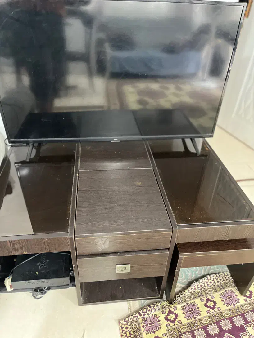 میز شیشه ای جلو مبلی|مبلمان خانگی و میز عسلی|بندر انزلی, میان پشته|دیوار