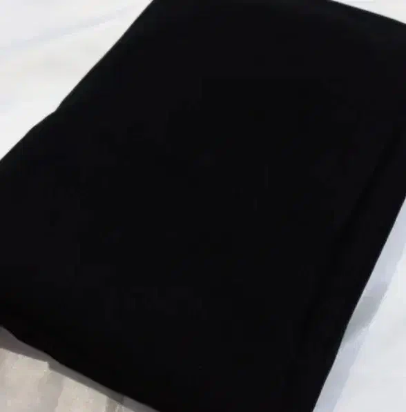 دو عدد چادر مشکی|لباس|زنجان, |دیوار