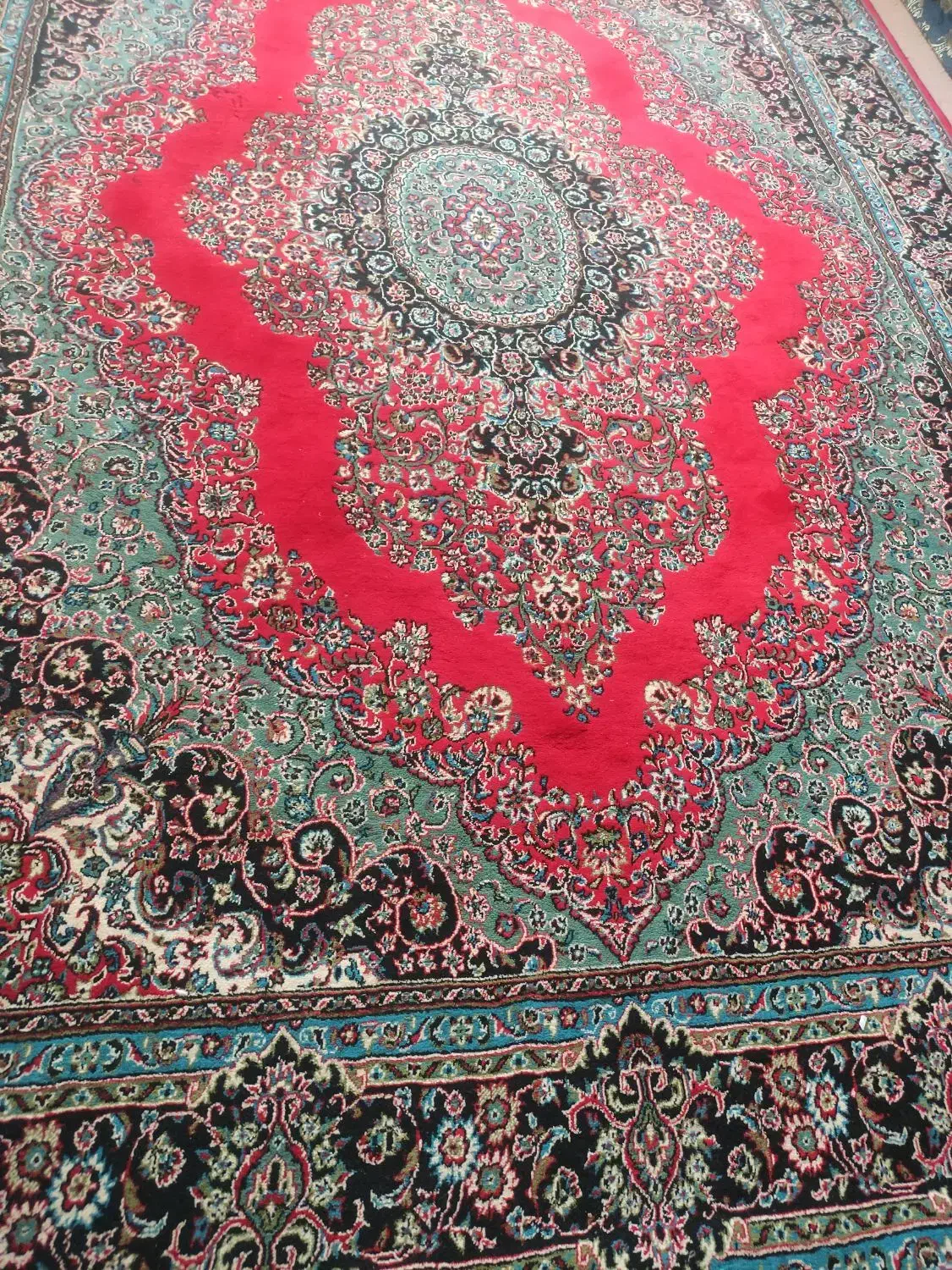فرش  قرمز خوش رنگ در حد نو|فرش|تهران, گرگان|دیوار