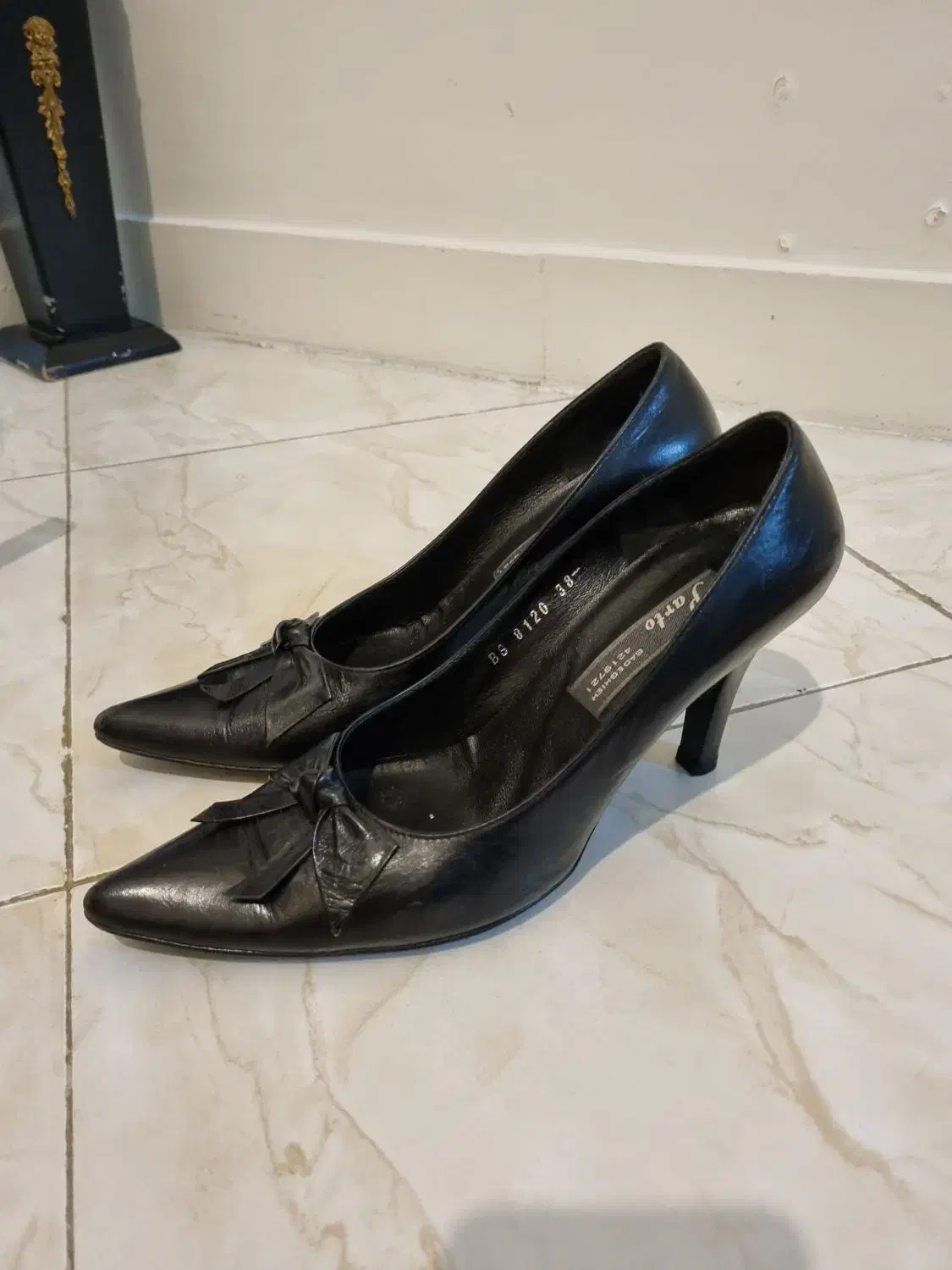 کفش مجلسی سایز ۳۸تا۳۹ میخوره کم پوشیده شده|کیف، کفش، کمربند|تهران, خاک سفید|دیوار