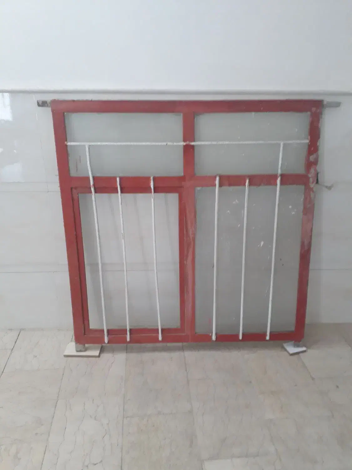 پنجره فلزی سالم وسنگین|مصالح و تجهیزات ساختمان|ساوه, |دیوار