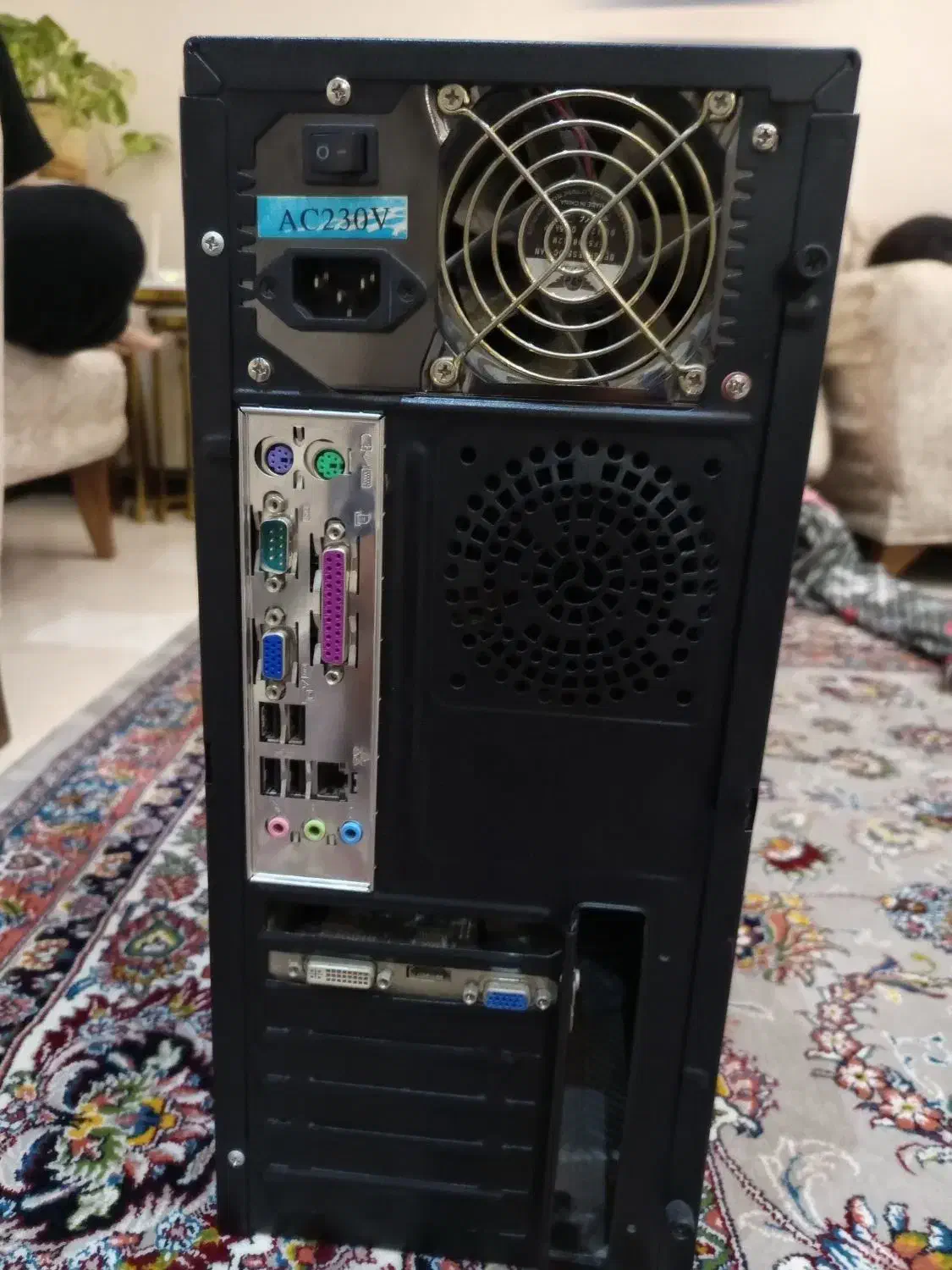 کیس|رایانه رومیزی|ری, علایین|دیوار