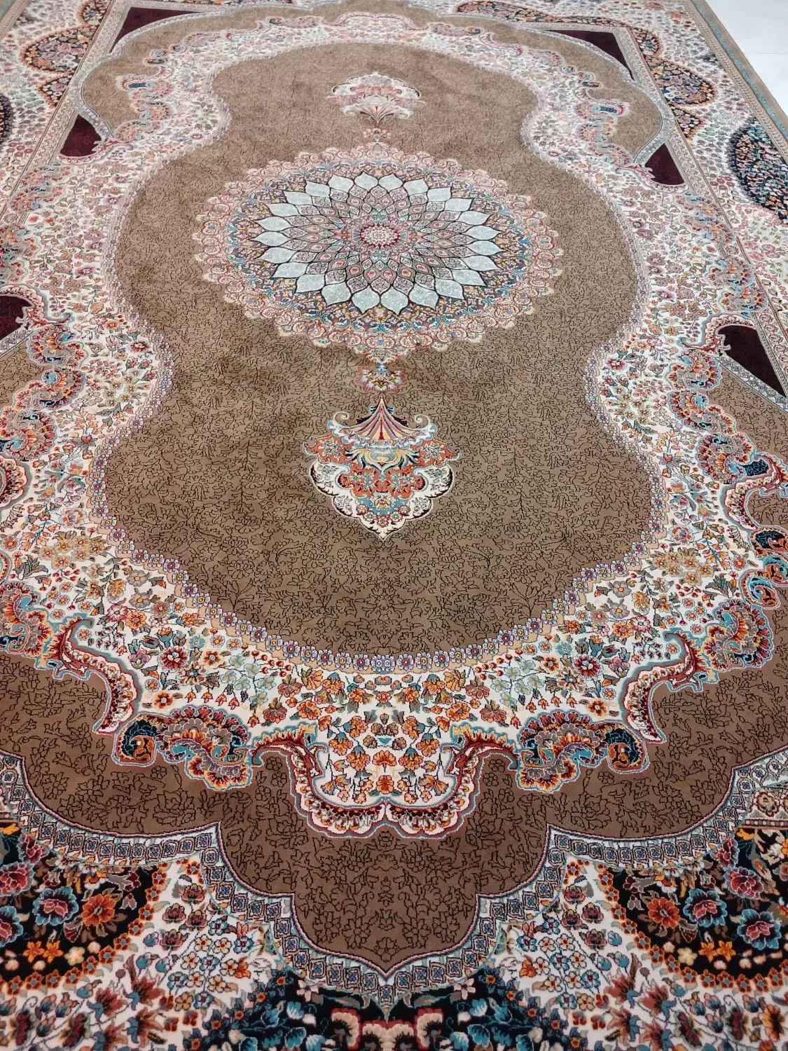 یک عددفرش ۹ متری|فرش|صومعه‌سرا, |دیوار